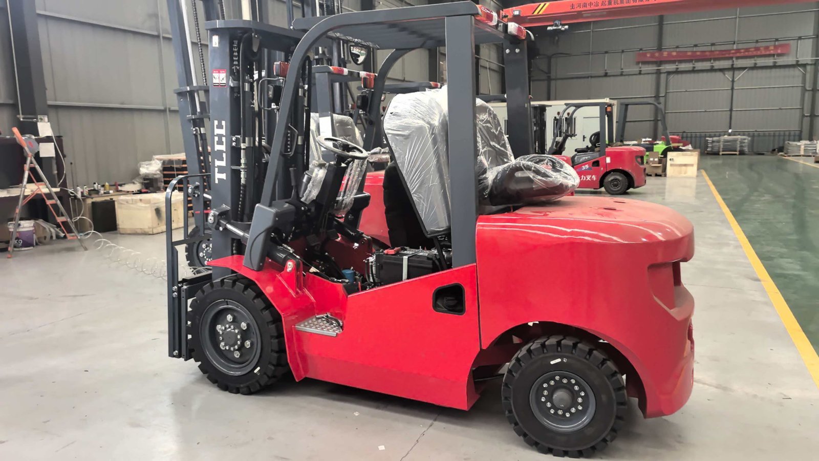 Apex Series Heavy Duty Forklift in industrial setting